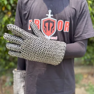\\N